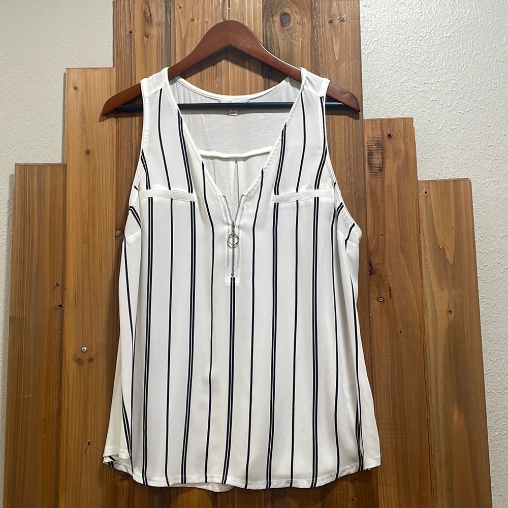 Candie’s Sleeveless Blouse - Women’s XL